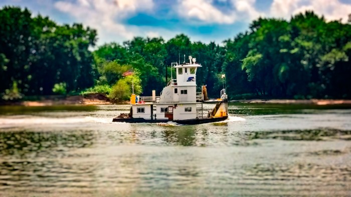 little tug boat